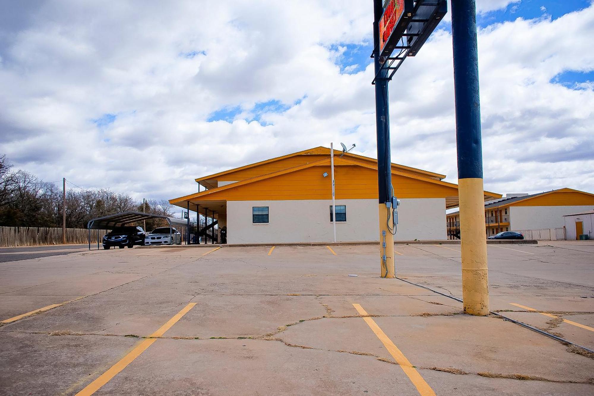 Duncan Inn By Oyo, Ok - Hwy 81 Near Chisholm Casino 外观 照片
